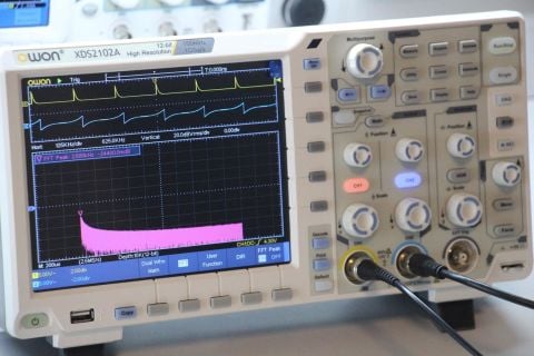 Owon XDS2102A Osiloskop 100 Mhz 8'' Ekran 12bit