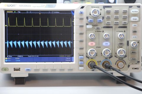 Owon XDS3062A Osiloskop 60 MHZ 2 Kanal 8''Ekran 12 Bit