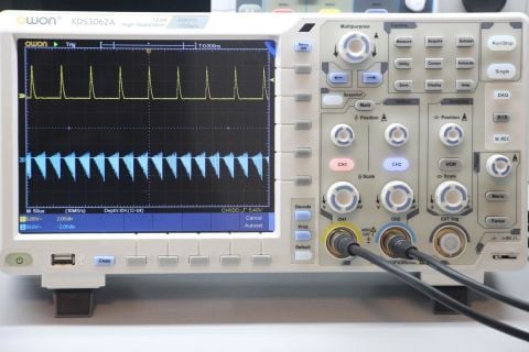 Owon XDS3062A Osiloskop 60 MHZ 2 Kanal 8''Ekran 12 Bit