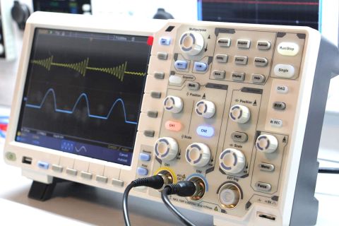 Owon XDS3302 Osiloskop 300 MHZ 2 Kanal 8'' DokEkran