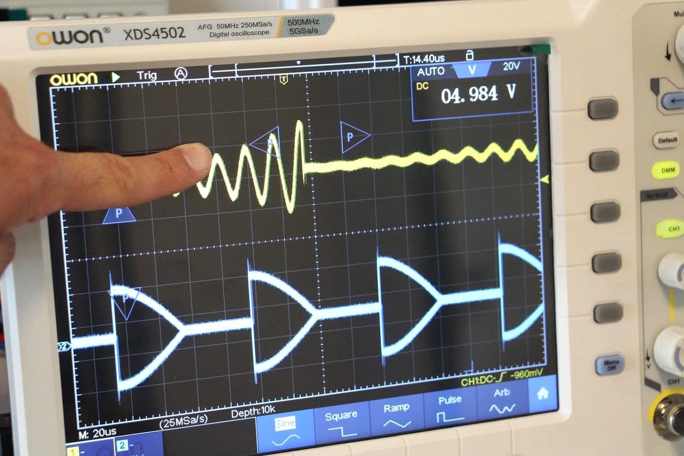 Owon XDS4502 Osiloskop 2 Kanal 500 MHz 10,4''Full paket