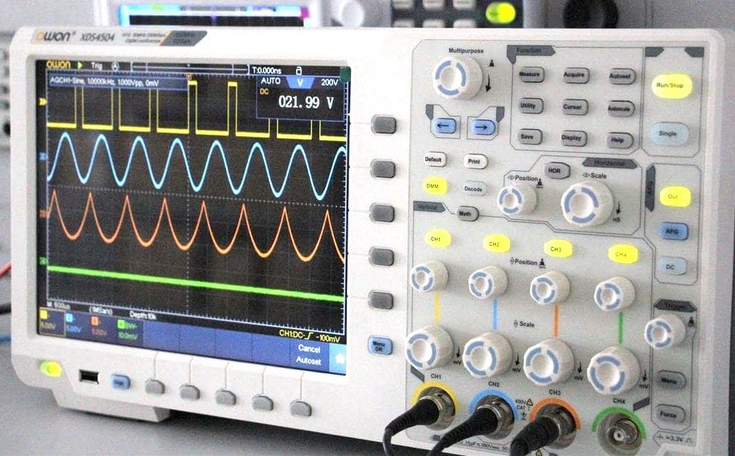 Owon XDS4504 Osiloskop 4 Kanal 500 MHz 10,4''Full Paket