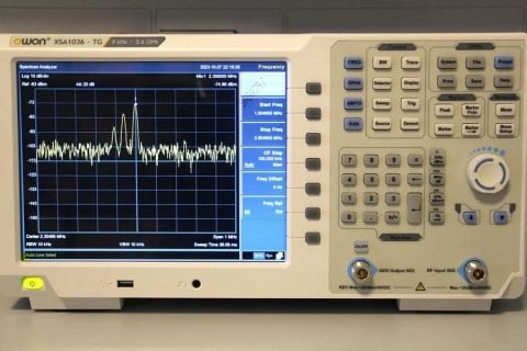 Owon XSA1036-TG Spektrum Analizör 10,4''Ekr 3,6 GHz