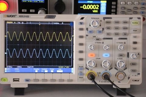 Owon XDS3102 Dijital Osiloskop 100MHZ 2 Kanal 8''