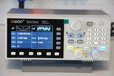 Owon DGE3062 Keyfi Fonksiyon Jeneratör 60 MHz