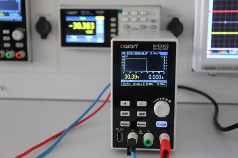 Owon SPE3103 DC Güç Kaynağı 30V/10A 300W