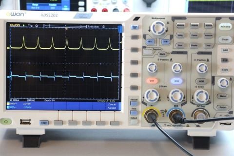 Owon XDS2202 Osiloskop 200 MHz 2 Ch  8” Dok-Ekr Decode