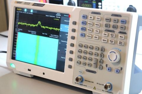 Owon XSA1015P-TG Spektrum Analizör 10,4” DokEkr 1,5 GHz