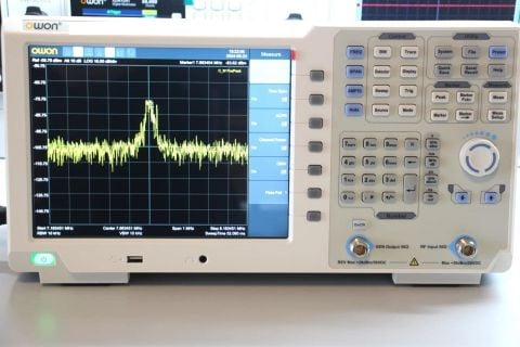 Owon XSA1075P-TG Spektrum Analizör 10,4”DokEkr 7,5 GHz