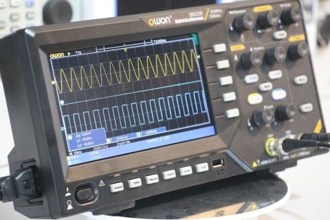 Owon SDS220 200 MHz Osiloskop