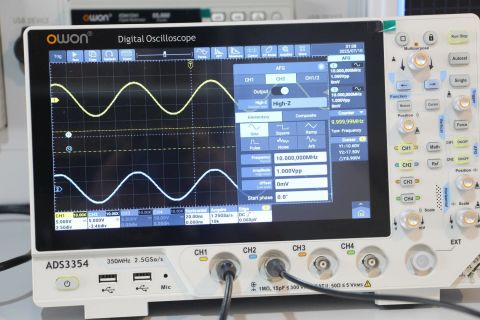 Owon ADS3354 Osiloskop-350MHz-4Ch-10''DokEkr