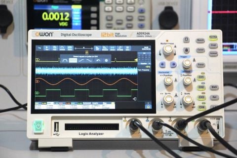 Owon ADS924A Osiloskop-250MHz-4Ch-7''DokEkr-LA-12 Bit