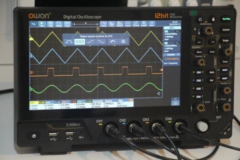 Owon ADS3504A Osiloskop-500MHz-4Ch-10’’DokEkr-12Bit