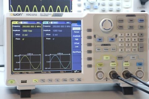 OWON XDG3082 Keyfi Fonksiyon Jeneratör 80MHz