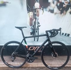 Colnago C64 Karbon Disc Shimano Ultegra Di2 Yol / Yarış Bisikleti