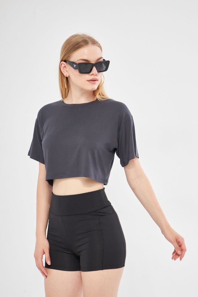 ERO CROP TEE in DARK GREY