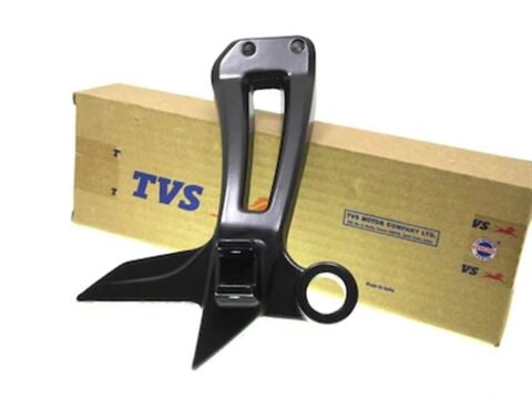 YENİ RTR150-180 2013-2016 SAĞ ARKA BASAMAK BRAKETİ