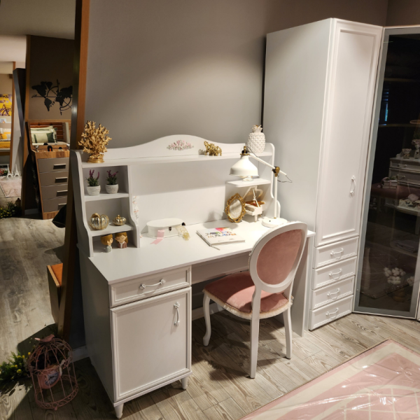Study Desk | Isabella