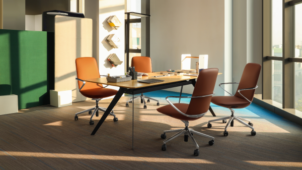 Amola | Executive Chair