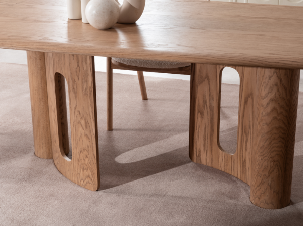 Crystal | Dining Table