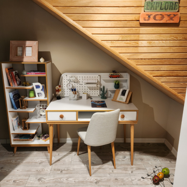 Desk | Retro