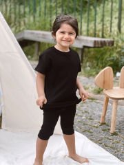 Siyah yazlık kısa kollu takım.