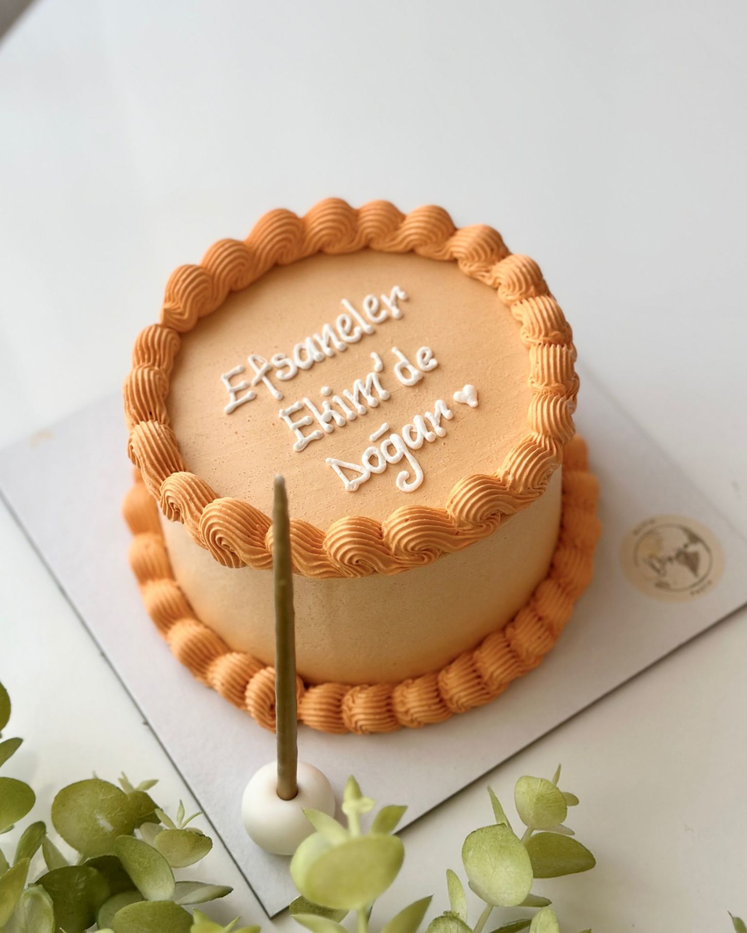 Turuncu Kişiye Özel Yazılı Pasta Doğum Günü Pastası