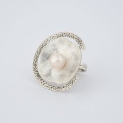 Perla Doğal İnci Taşlı Çiçek Şeklinde Gümüş Yüzük