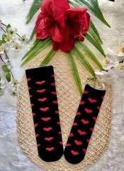 Siyah Kırmızı Desenli  Dizaltı Çorap