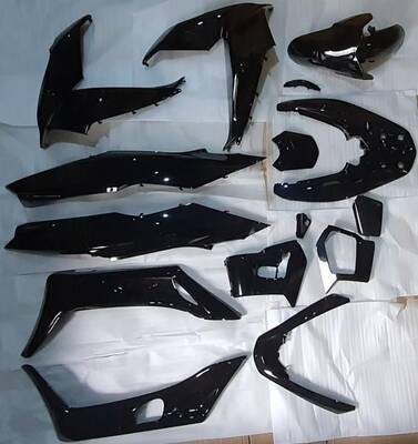 HONDA PCX 150-125 KAPORTA SETİ SİYAH.