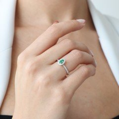 0.42 Karat Pırlanta Zümrüt Yüzük