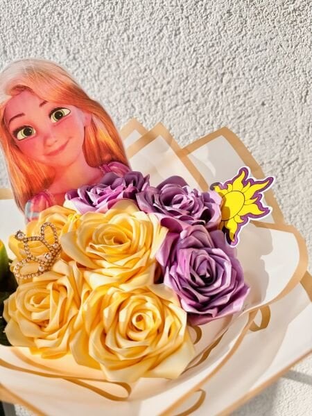 Saten Kumaş Güllü Rapunzel Buketi