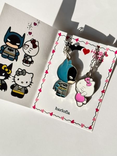 Batman & Hello Kitty 2’li Kolye Seti