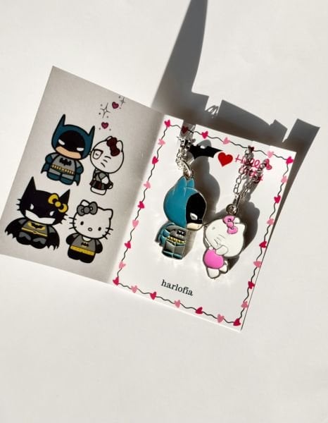 Batman & Hello Kitty 2’li Kolye Seti