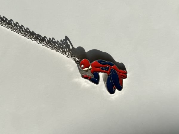 Spiderman x Gwen Stacy Çift Kolyesi