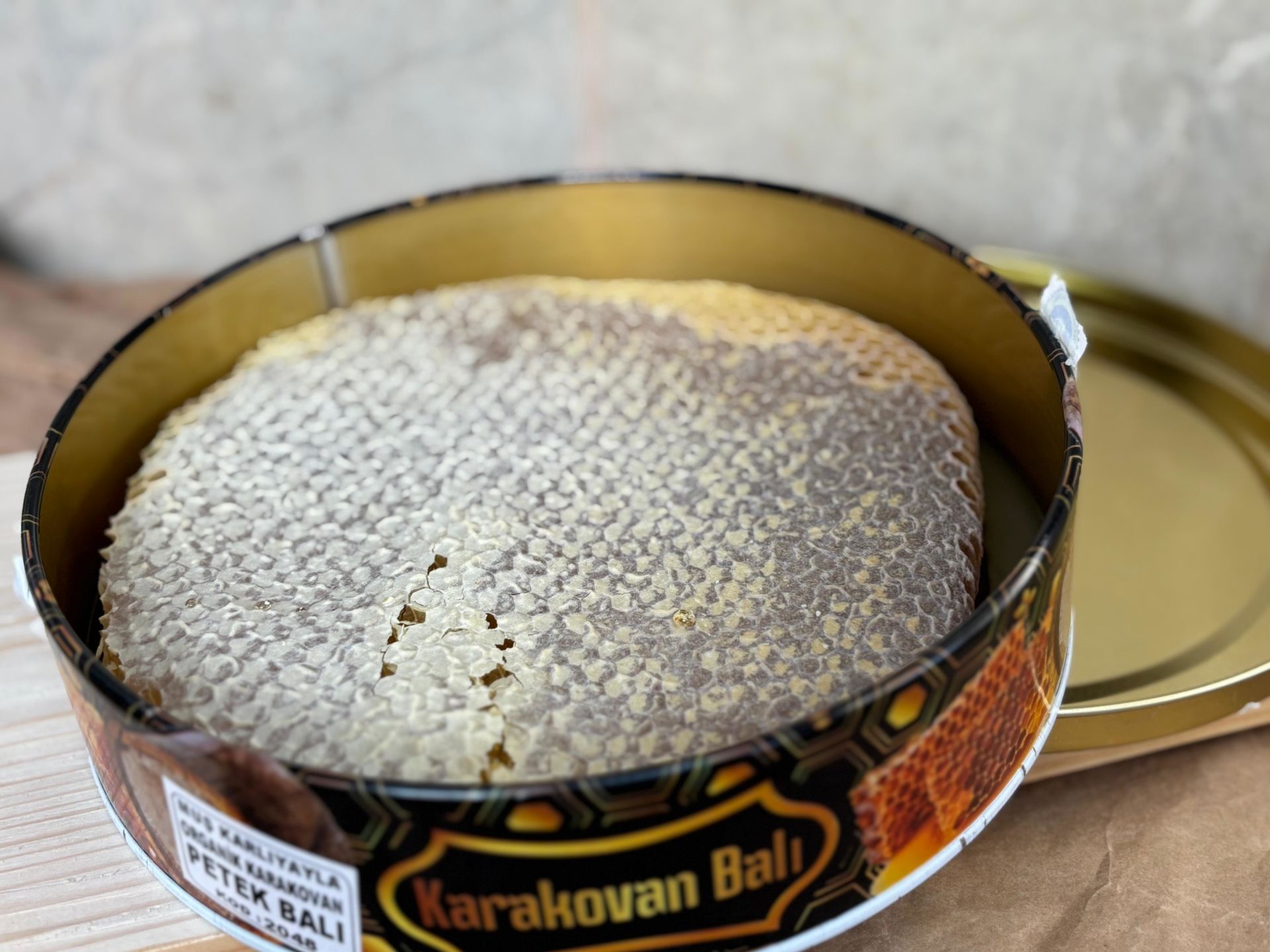 Muş Karlı Yayla Organik Karakovan Petek Bal (1150 gr)