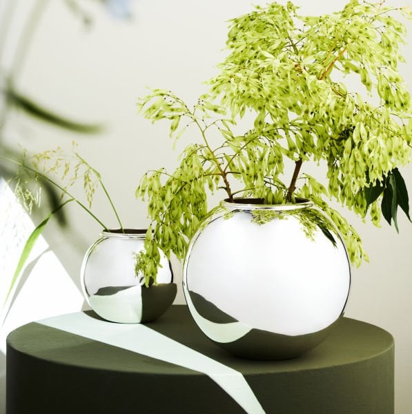 THE ELEGANCE VASE