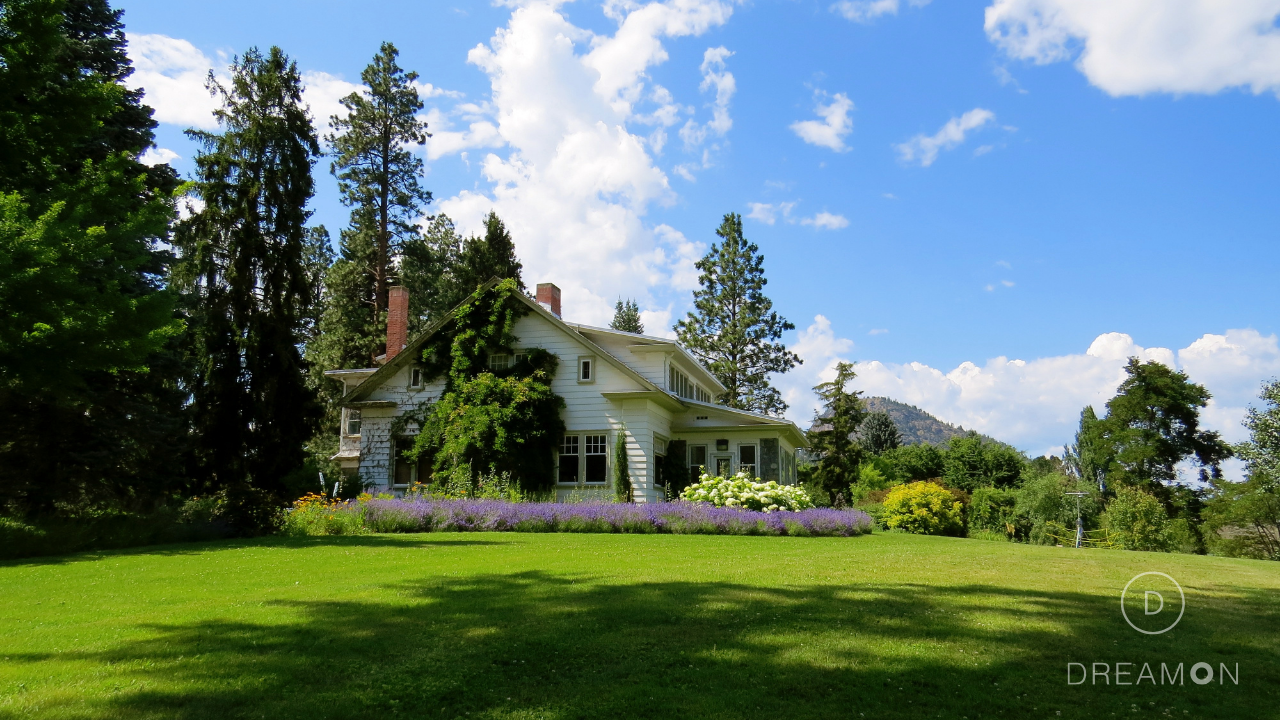 Garden Care and Plant Growing: Turn Your Garden into a Green Paradise!