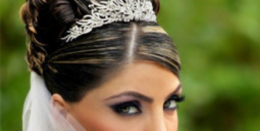 What rules should be followed in bridal makeup?