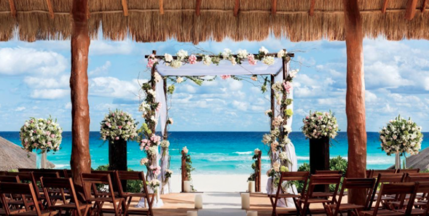 فساتين وصيفة الشرف لحفلات الزفاف على الشاطئ