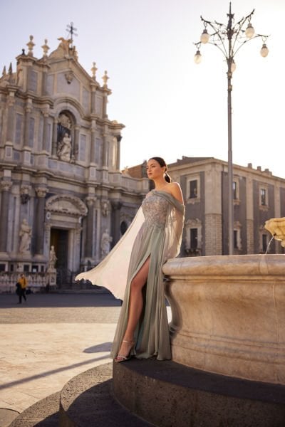One-Shoulder, Semi-Sheer Size, Embroidered Sparkling Lace, Cape, Slit, Flared Skirt, Silk Chiffon Evening Dress Model