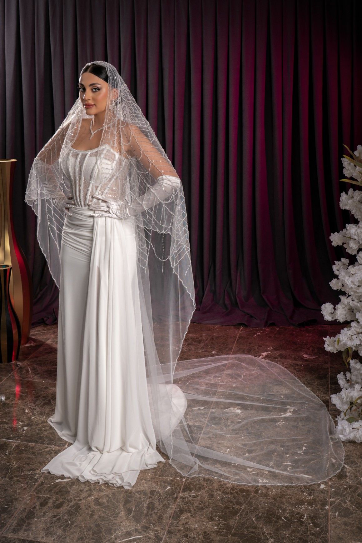 D359 حجاب زفاف منقوش