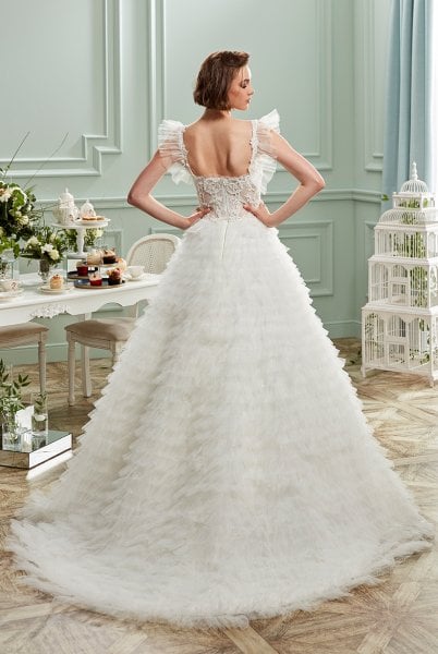 Layered Puffy Skirt, Underwire, Semi Transparent and Lace A-Line Wedding Dress Model