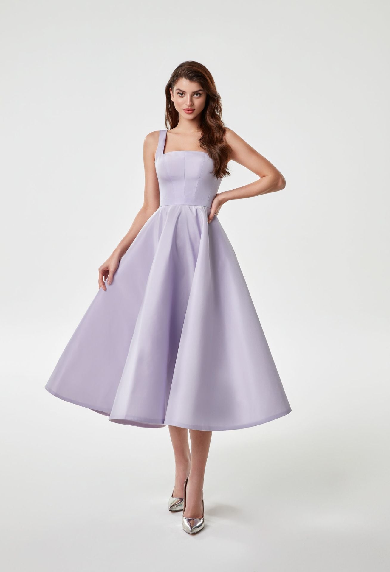 Sandık Yaka Kloş Etekli Midi Abiye Modeli