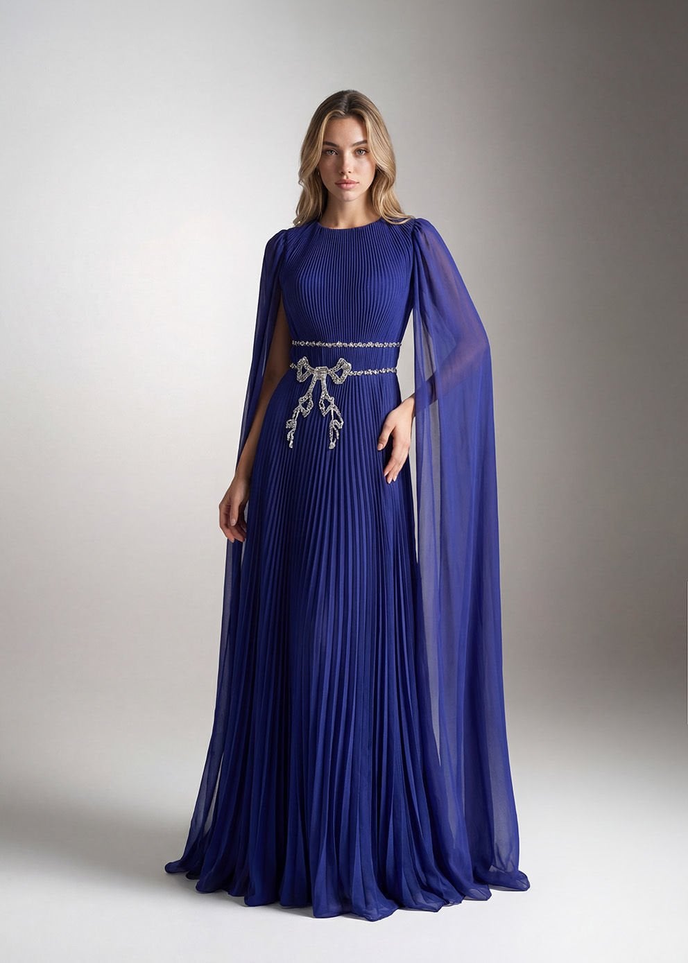 Asimetrik Drapeli Yaka, Belden Şekillendirici Yoğun Drapajlı ve Balık Kesim Uzun Gece Elbisesi