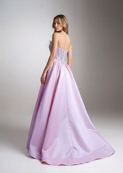 Tüy Detaylı, Gümüş İşlemeli Korsajlı, Pelerinli Pembe Balık Abiye