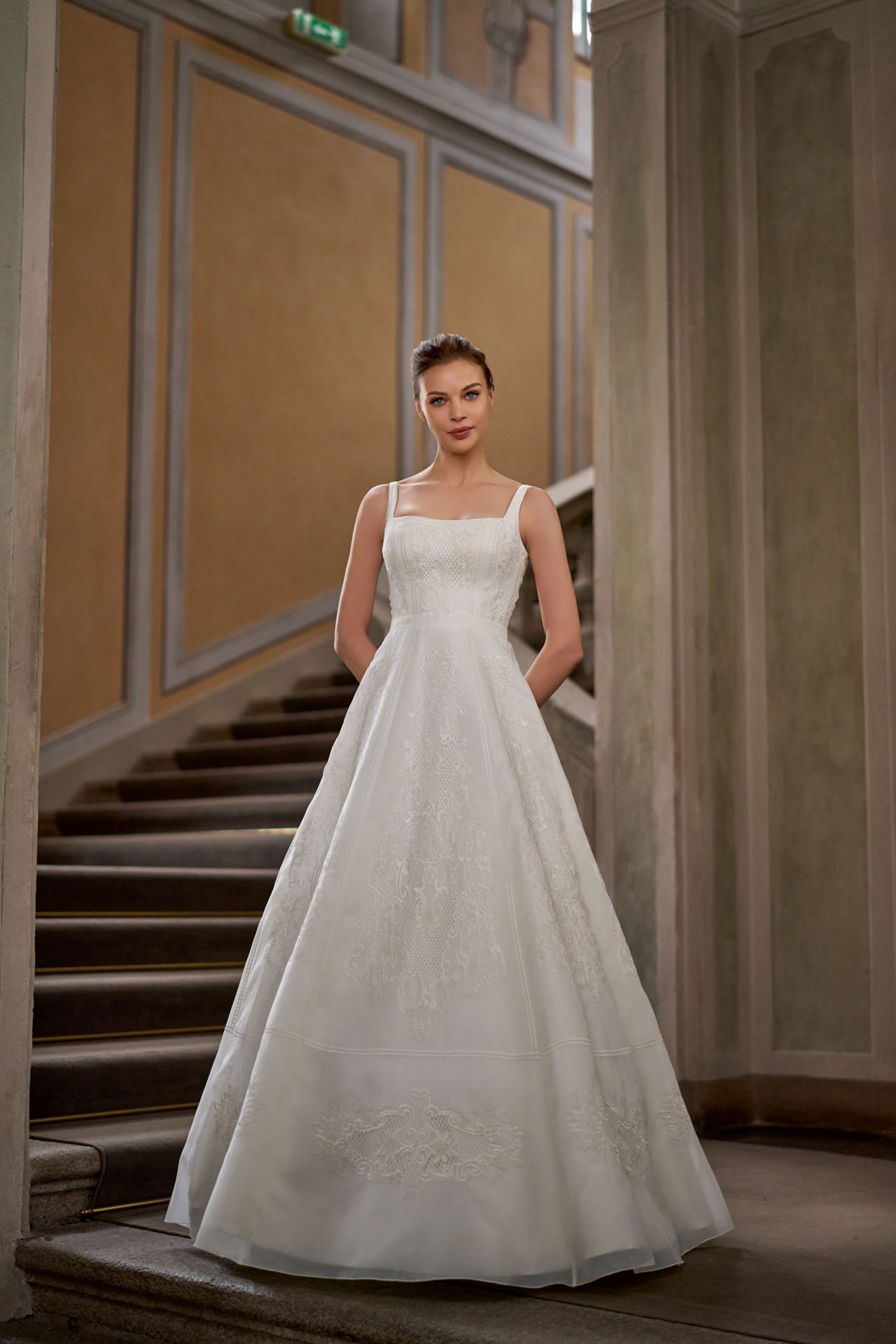 Box Neck, Thin Straps, Cage Form, Embroidered Italian Organza Fabric, Grid Effect, Voluminous Skirt, Waist Belt Detail, Ecru Color, Round Back Neckline Wedding Dress Model