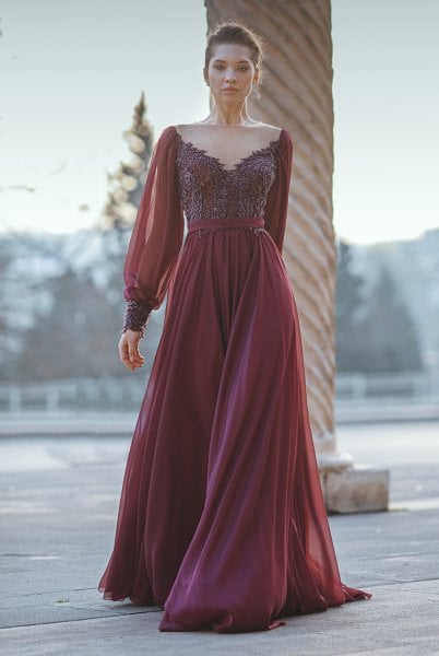 Bedeni İşlemeli Dantelli Şifon Balon Kollu Kloş Etekli Janjanlı İpek Şifon Abiye Modeli