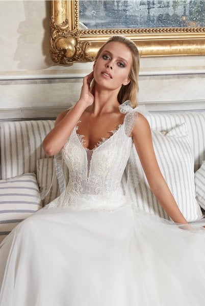Puantiye Tüllü Helen Gelinlik Modeli