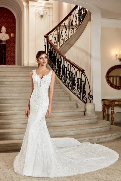 Thick Straps V-Neck Low-Cut Back Narrow Cut Wedding Dress Model